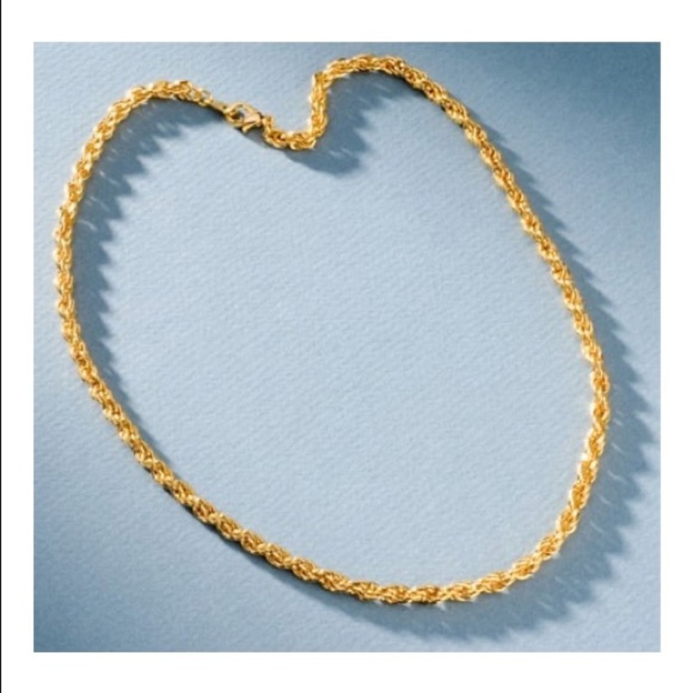 A beautiful san tropez  22” yellow gold necklace
